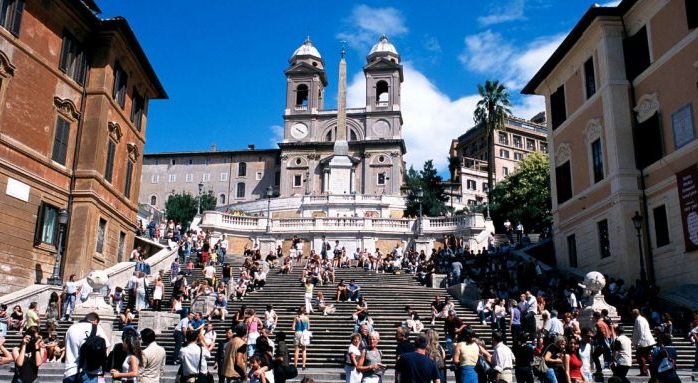 Shqiptaret emigrantet e dyte me te pasur ne Itali: 4 mld euro te ardhura